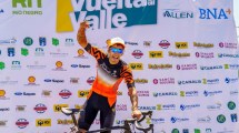 Imagen de Penalizaron a Tivani y la segunda etapa de la Vuelta al Valle la ganó Navarrete