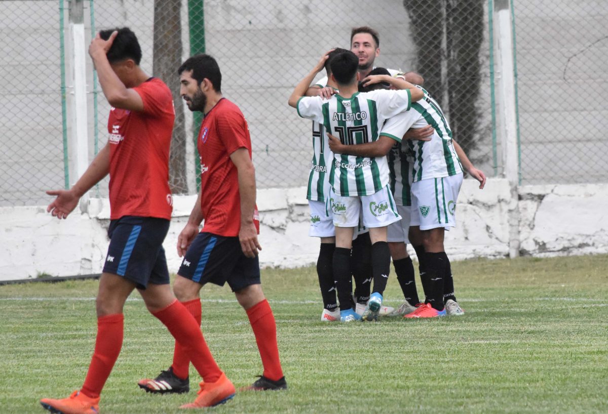 Atlético festejó en el clásico contra Independiente (Foto: Jorge Tanos).