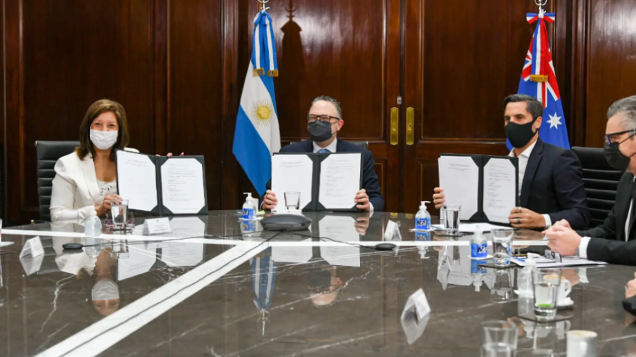 En agosto, la gobernadora Carreras, el ministro Kulfas y la empresa firmaron un primer convenio. Foto: Gentileza