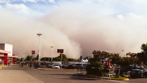 Video: Una espectacular tormenta de polvo sorprendió a San Juan