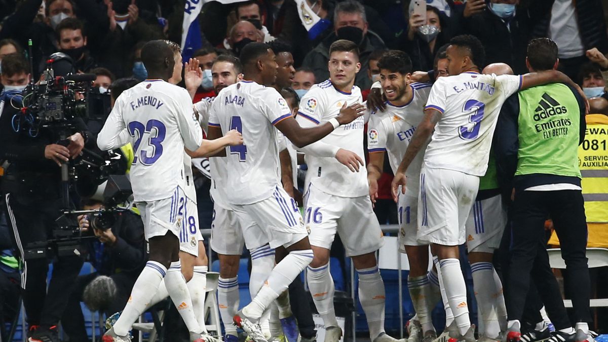 El Real festejó en el clásico y sacó 8 puntos de ventaja en lo más alto.