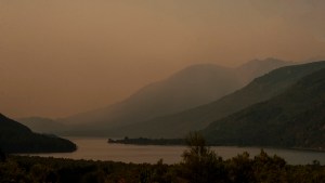 Incendio en lago Steffen: cierran por 72 horas el ingreso a El Manso y Villegas