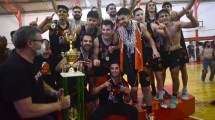 Imagen de Petrolero gritó campeón en el Pre-Federal con un equipo a puro vértigo