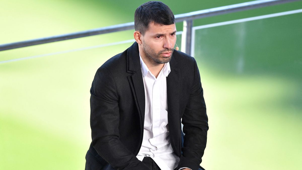 Agüero anunció su retiro profesional por problemas cardíacos.