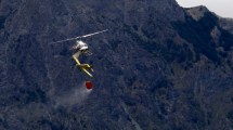 Imagen de Combaten incendios en una zona intangible de lago Martin, 70 Km al sur de Bariloche