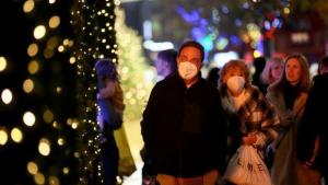 EEUU: La ómicron genera más restricciones antes de Navidad