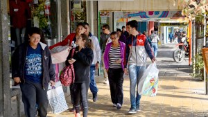 Horarios de cierre de los comercios en Navidad y Año Nuevo en Neuquén