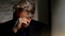 Imagen de Alec Baldwin, entre lágrimas, negó haber hecho el disparo que mató a Halyna Hutchins