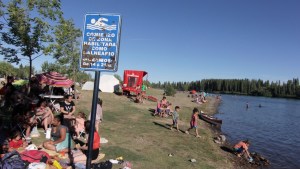 Neuquén sumó balnearios y colectivos para disfrutar del río Limay, pero no pueden ir los perros