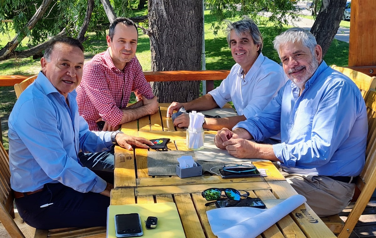 Rivero difundió una fotografía reunido junto a Nicolás Rochas, Edgardo Albreiu y Alejandro Ramos Mejía.