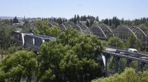 Imagen de Neuquén y Cipolletti se preparan para celebrar los 85 años del puente carretero