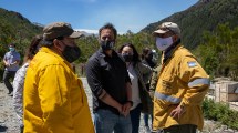 Imagen de Cabandié recorrió el área del incendio junto  a medios de prensa oficiales y afines