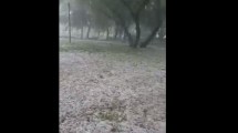 Imagen de Intensa caída de granizo y lluvia en Neuquén y el sur de Cipolletti