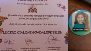 A seis meses de su desaparición, la mamá de Guadalupe Lucero recibió el diploma del jardín