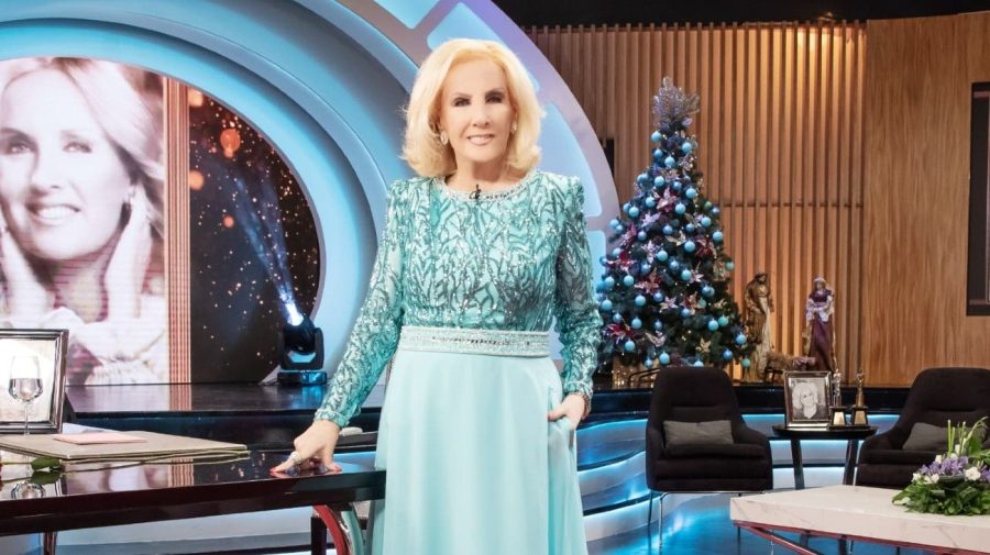 Mirtha condujo una de las últimas emisiones de su programa, junto a su nieta Juanita.-