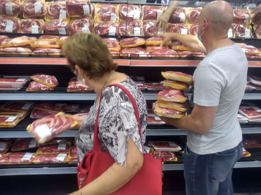 Los precios que hayan subido de forma extraordinaria deberán volver al valor del 10 de marzo. Foto archivo: Yamil Regules.