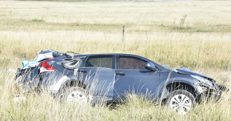 La camioneta Honda, un auto y un camión participaron del accidente.  (Foto: Gentileza El Popular de Olavarría)