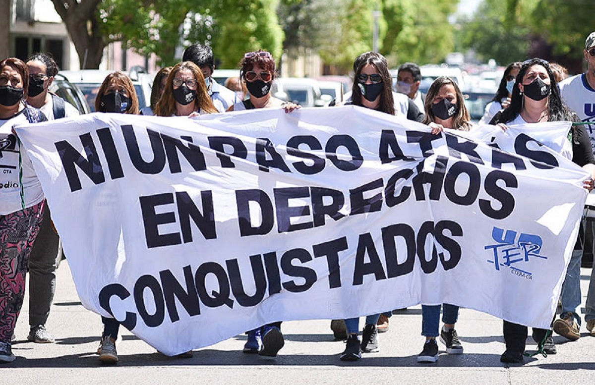 El gremio se reunió con Educación para delinear medidas de cara al inicio de la actividad escolar. Foto Gentileza