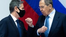 Imagen de Blinken de Estados Unidos y Lavrov de Rusia dialogaron sobre Ucrania pero no hubo avance