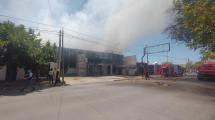 Imagen de Se incendió un depósito abandonado en el Bajo de Neuquén