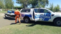 Imagen de Un hombre que practicaba kitesurf, cayó al río y desapareció