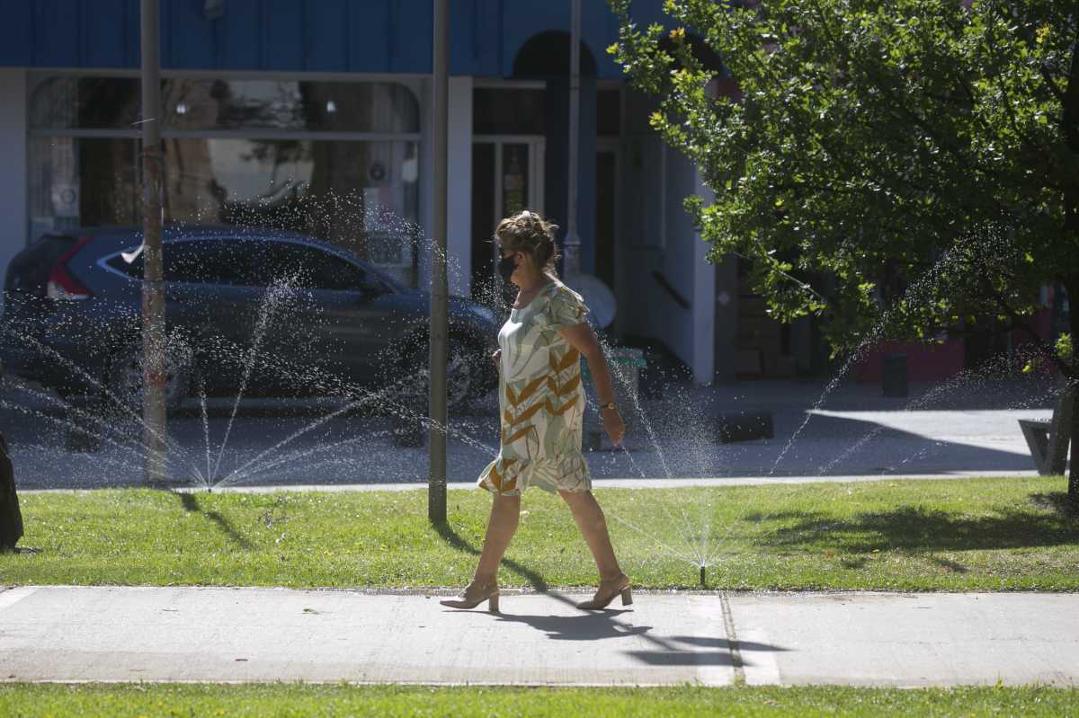 El calor se hace sentir en todo el norte patagónico, sin tregua. Foto: Pablo Leguizamón.- 