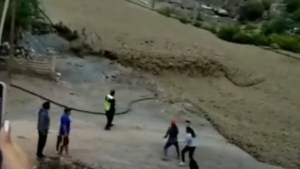 Un gigantesco alud dividió en dos a un pueblo de Salta