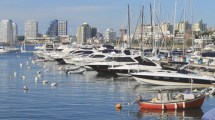 Imagen de Por qué hay 200 barcos argentinos varados en Punta del Este