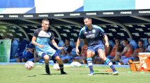 Imagen de Con gol de Cardona para Racing y duelo roquense entre Mura y Gil Romero