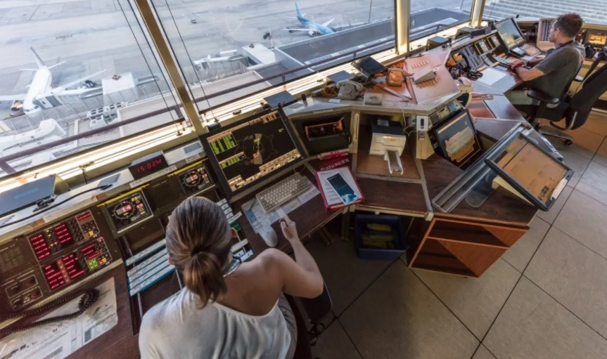 Controladores señalan que, por la gran cantidad de contagios de Covid-19, el personal ha sufrido gran cantidad de bajas.-