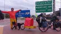 Imagen de «¡Llegamos, Lola!»: viajó con su perra de Salta a Ushuaia en bicicleta y por la ruta 40