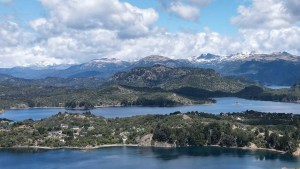 Mirá que belleza Villa Pehuenia después de la nevada de verano