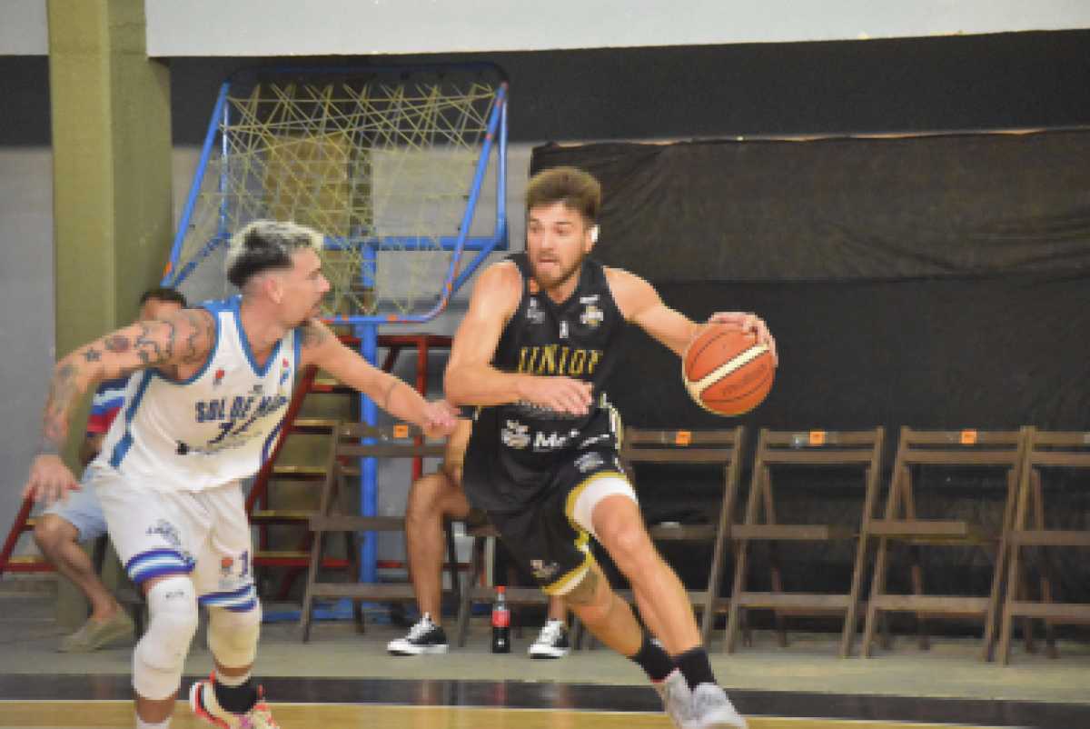 Unión de Río Colorado festejó en su primer partido en un torneo federal. (Foto: Jorge Tanos)