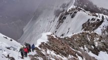 Imagen de Murió un andinista ruso tras descompensarse en el cerro Aconcagua