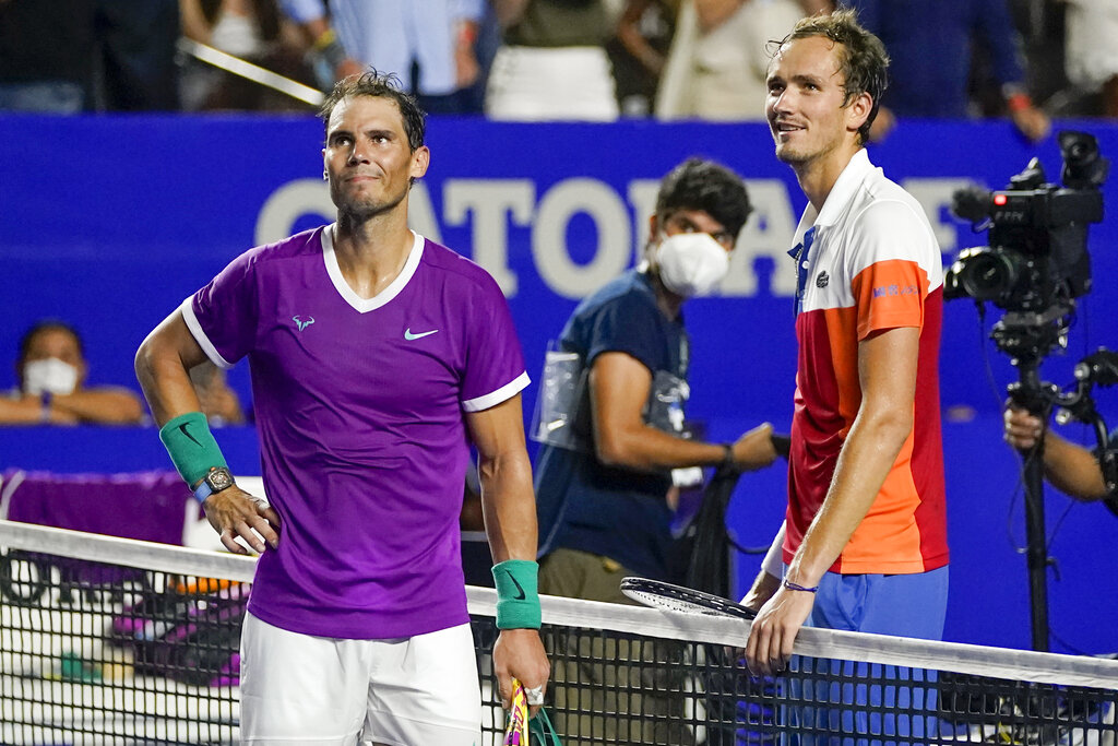 Rafa se impuso al ruso en sets corridos y esta noche jugará la final del Abierto Mexicano. (AP Photo/Eduardo Verdugo)