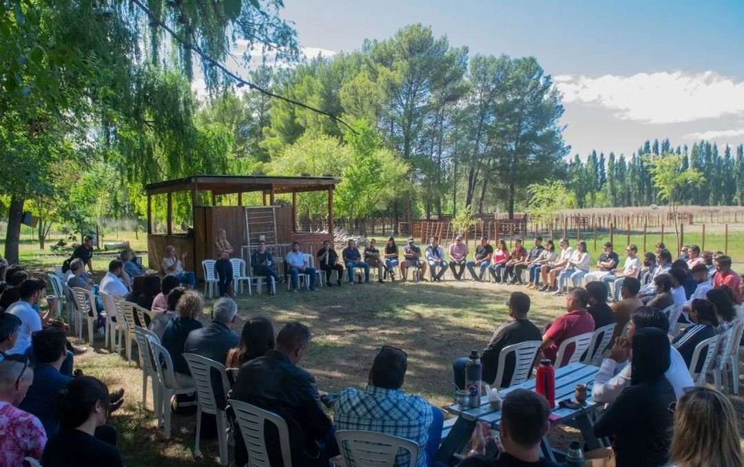 El sorismo convocó a dirigentes de unidades básicas. Legisladores y delegados nacionales también participaron del debate en Roca.