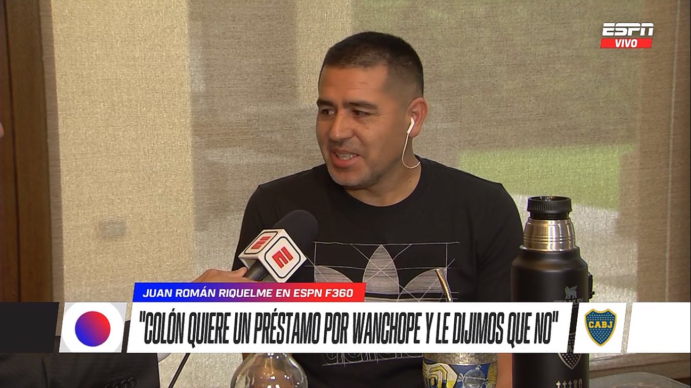 Juan Román Riquelme le bajó el precio a la situación de Ábila. 