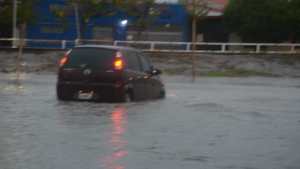 Mientras se esperan más lluvias, se habilitó la Ruta 237 y se desagota Neuquén