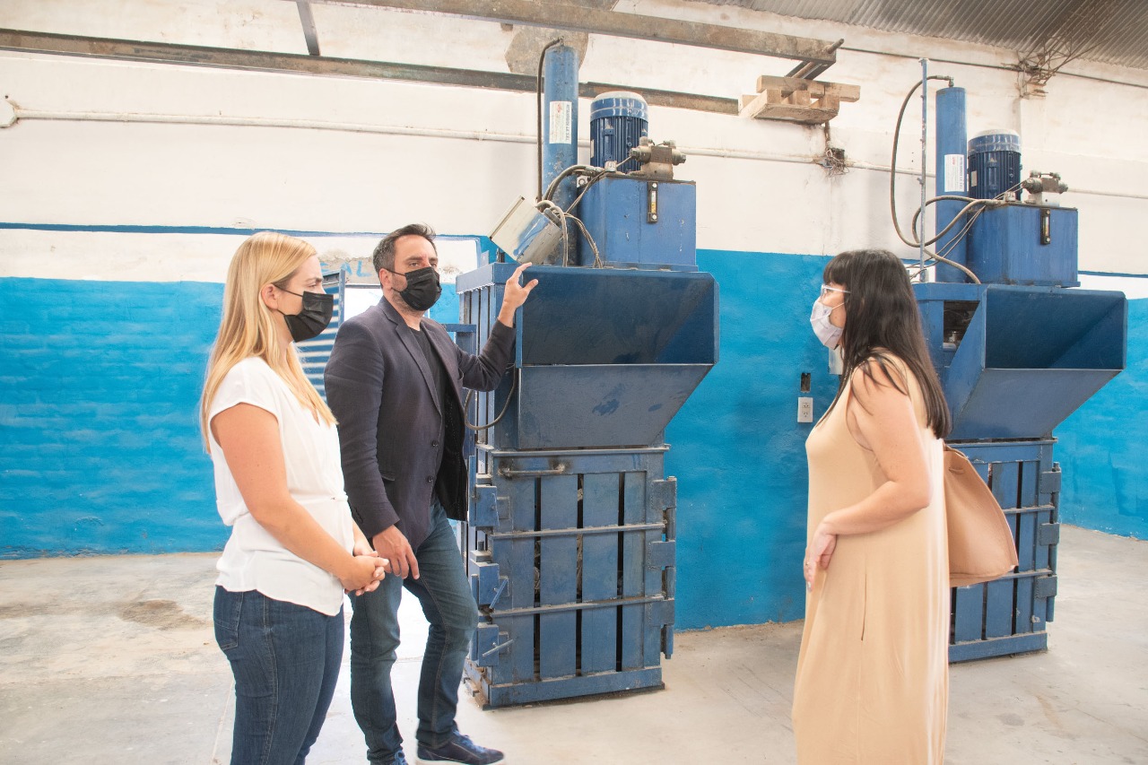 Soria y el Ministro Cabandié, visitaron las instalaciones de la Planta de Tratamientos I en Roca. Foto Gentileza.