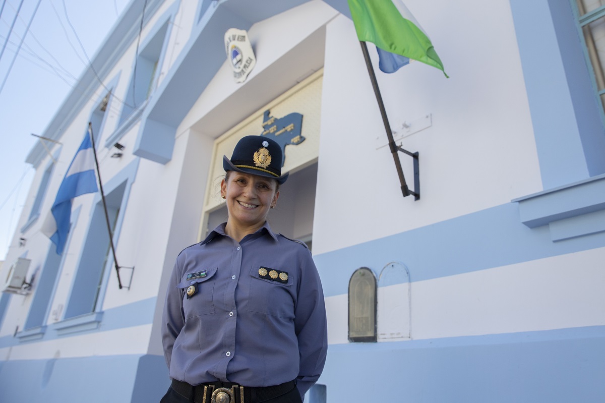 Fabi tiene 34 años en la fuerza policial. Foto Gentileza.