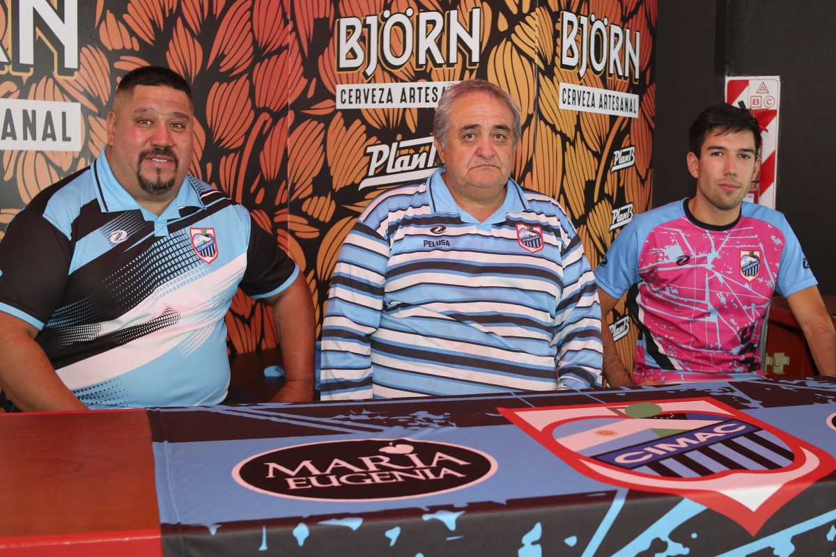 Martín Silva, Alejandro Achares y Deni Romero, llevan adelante la iniciativa del club roquense. Fotos: Juan Thomes.