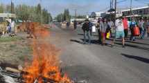 Imagen de Continúa el corte de la Ruta 65 en Roca para evitar el desalojo de la Cooperativa 1° de Mayo