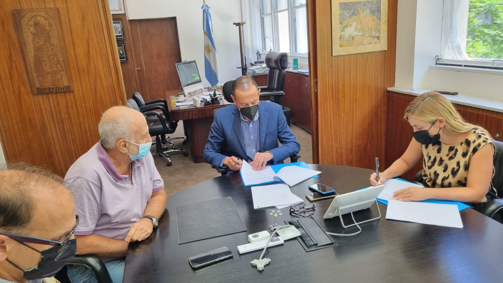 Hoy la mandataria firmó el convenio. Foto gentileza.