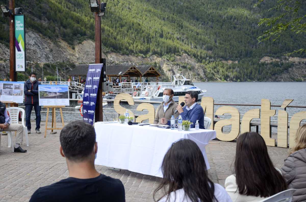 Gutiérrez y Saloniti en el acto aniversario de la ciudad. Foto Patricio Rodriguez