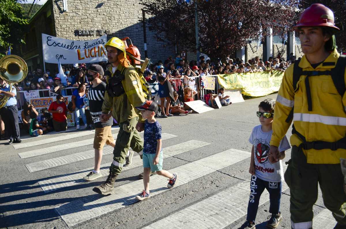 Desfile aniversario San Martín de los Andes . Foto Patricio Rodriguez