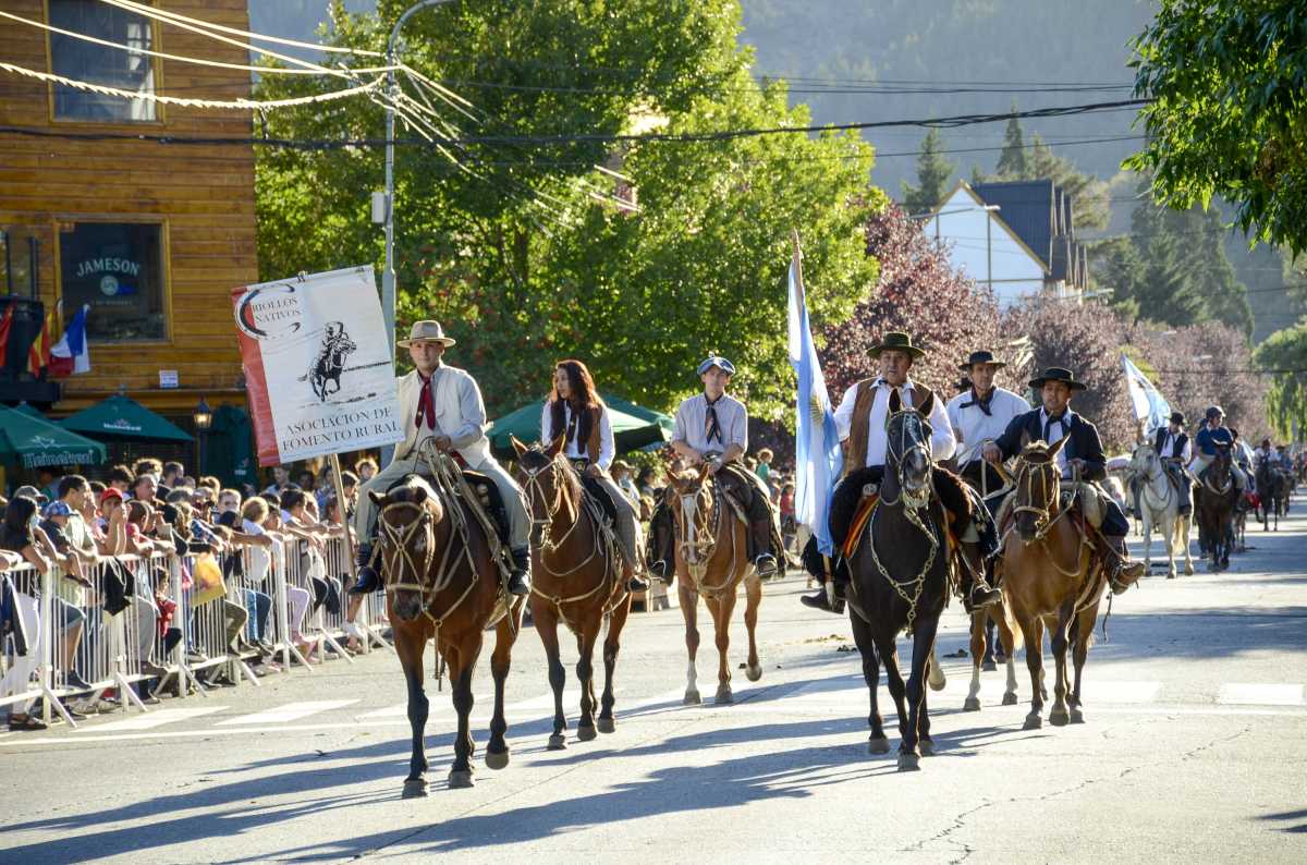 Desfile aniversario San Martín de los Andes . Foto Patricio Rodriguez