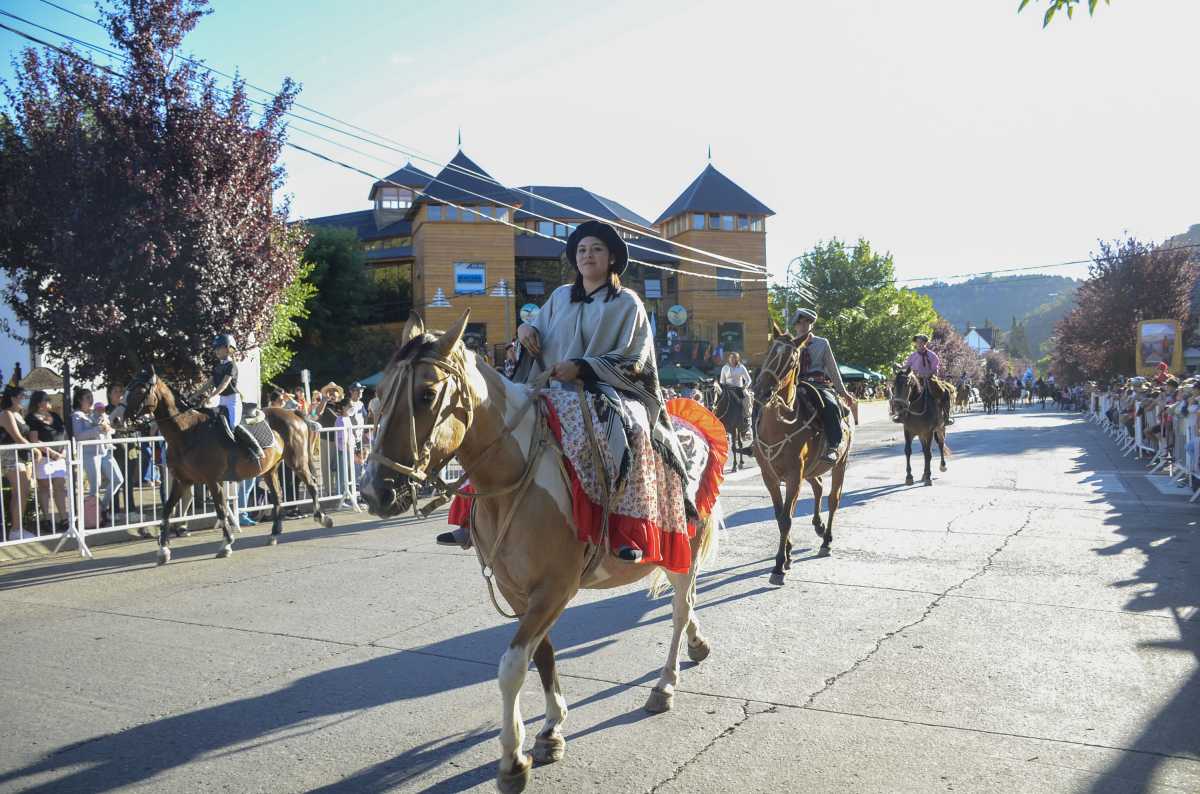 Desfile aniversario San Martín de los Andes . Foto Patricio Rodriguez