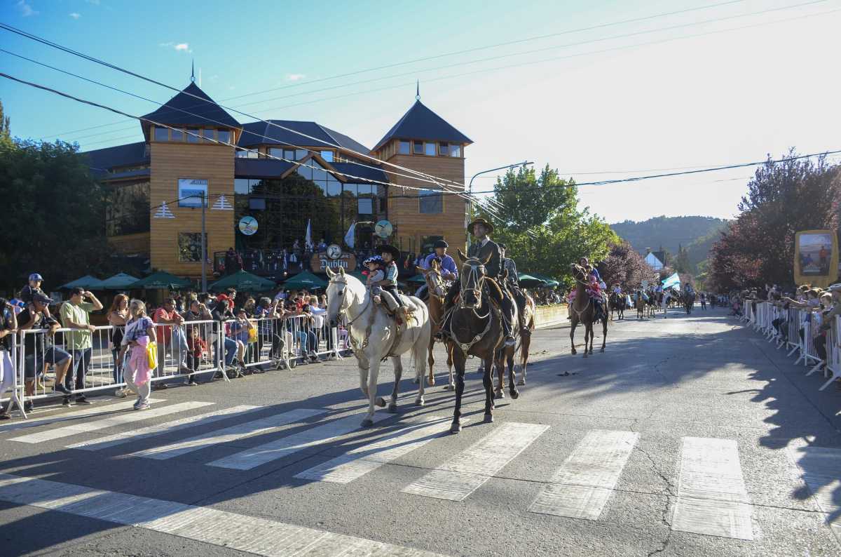 Desfile aniversario San Martín de los Andes . Foto Patricio Rodriguez