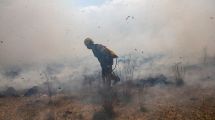 Imagen de Empezaron las lluvias en Corrientes, un alivio para el combate de los incendios