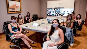 La recuperación económica fue más lenta para las mujeres: cómo cerrar las brechas de desigualdad